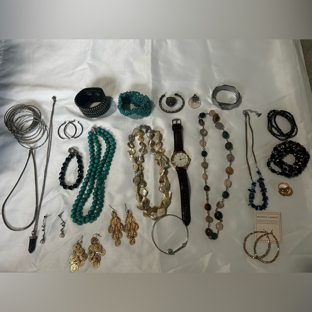 Assorted Women’s Jewelry Lot -